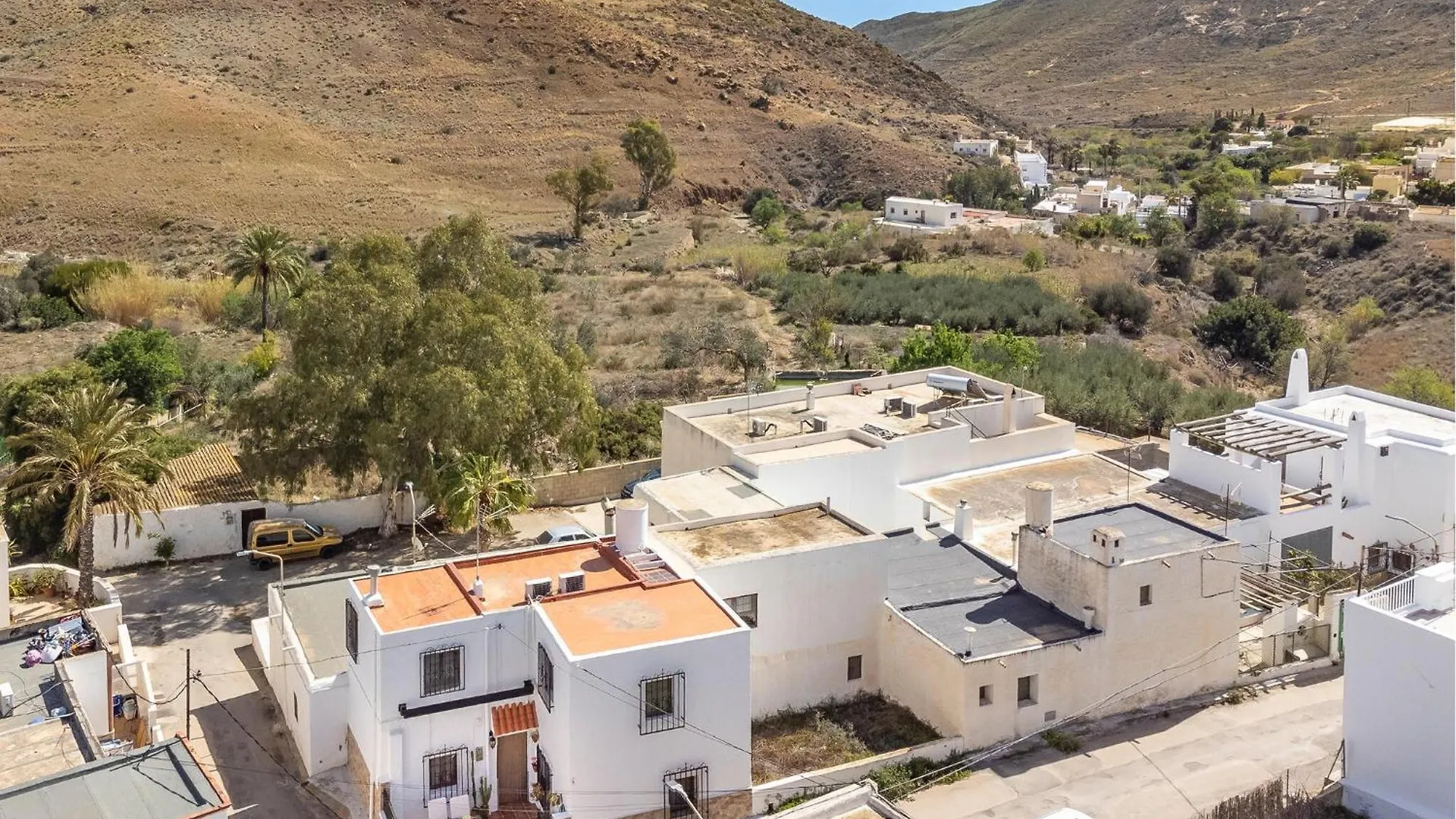 Cozy Apartment In Hortichuelas With Kitchenette contacts