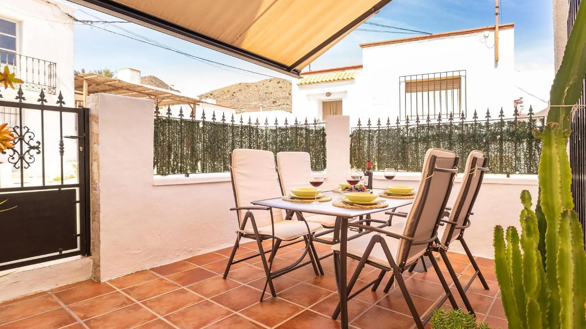 Cozy Apartment In Hortichuelas With Kitchenette Las Hortichuelas Bajas